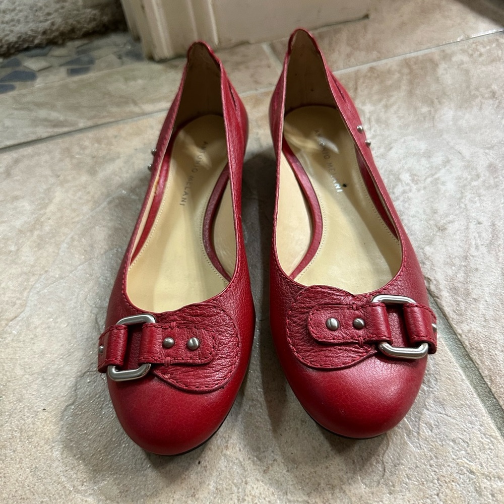 Antonio Melani flat